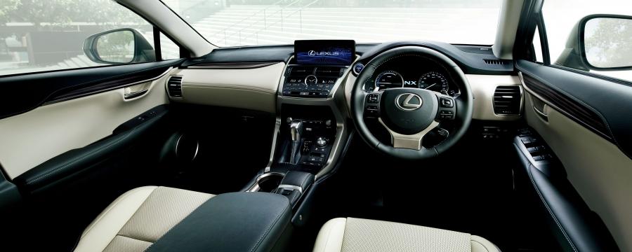 Торпедо Lexus NX300h 2017 года  (JP) (фото 8 из 10)